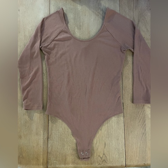 Banana Republic Tops - Banana Republic Ribbed, Quarter Sleeve Bodysuit - Dusty Rose / Neutral - XS